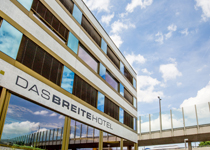 Das breite Hotel