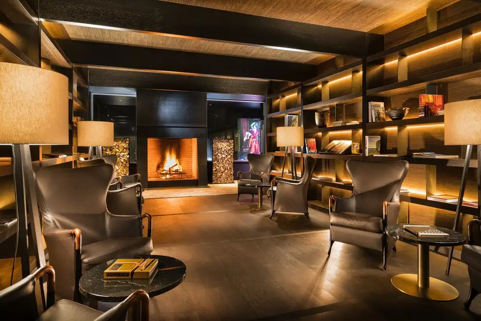 7132 Hotel